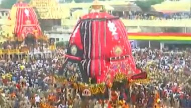 Rath Yatra 2022: Huge Crowds of Devotees Throng Jagannath Rath Yatra As It Begins in Puri (Watch Video)